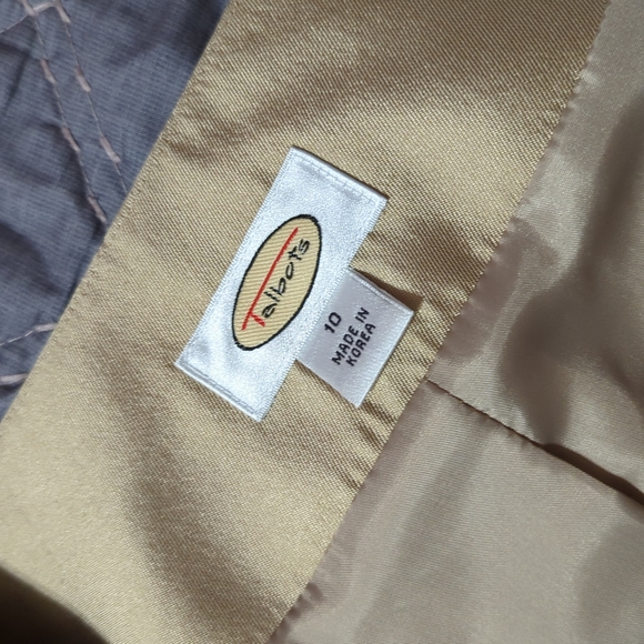 Stunning silk gold skirt suit. Talbots 10 - Picture 6 of 7